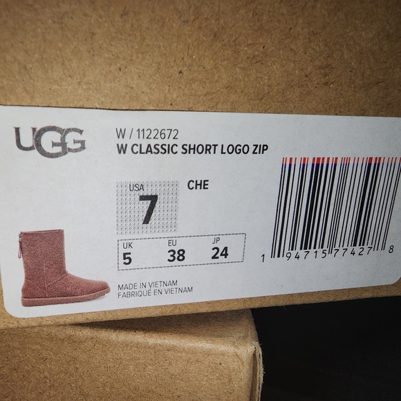 Ugg boots - Picture 10 of 10